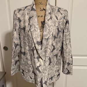 Floral Jacquard Single-Button Blazer in Gray and Cream